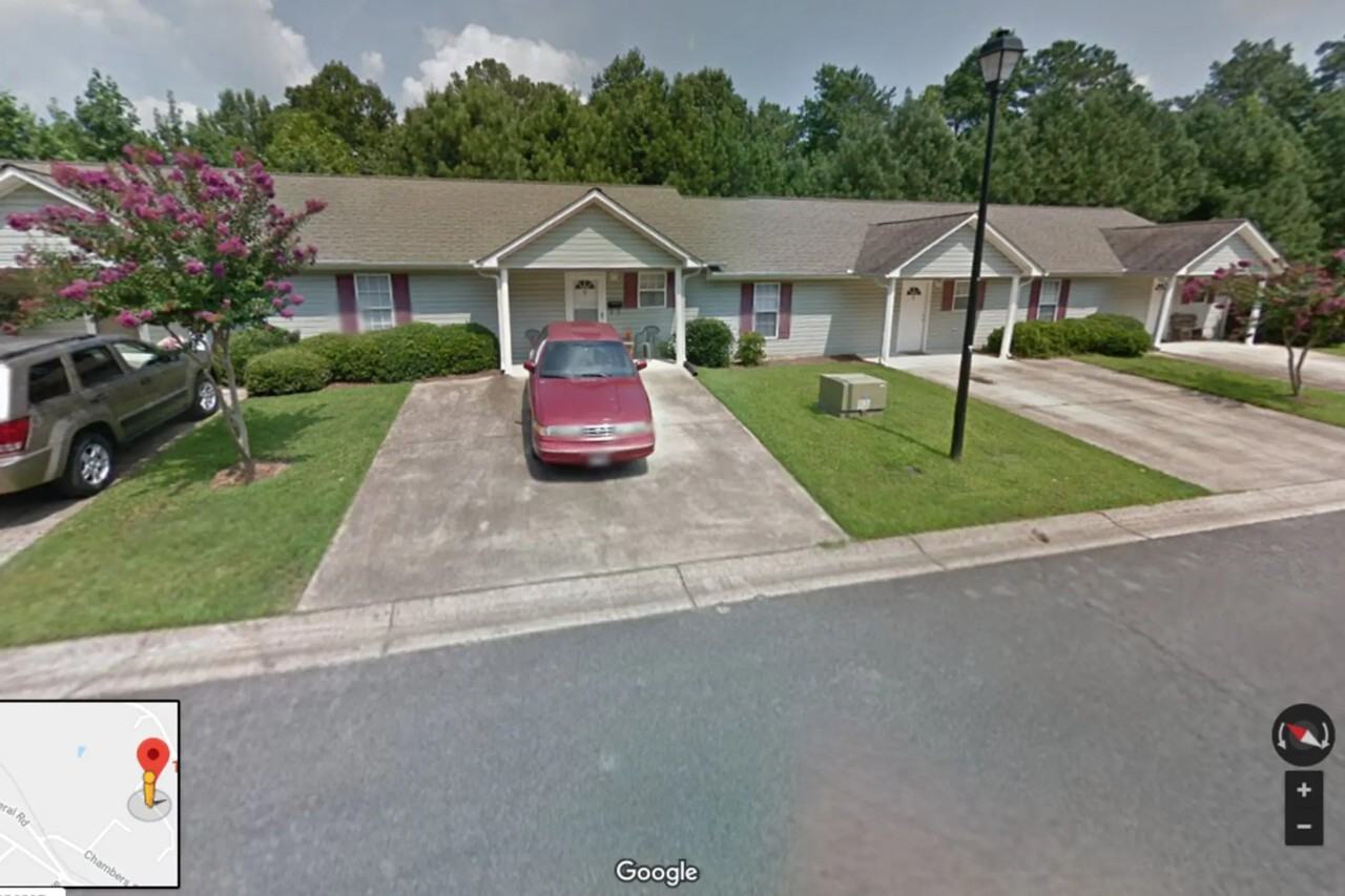 129 Jacobs Way Apt B - Photo 2 of 6