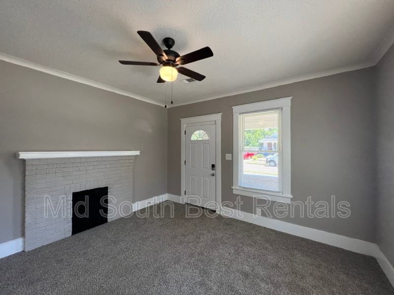 1158 Beechwood Ave - Photo 2 of 8