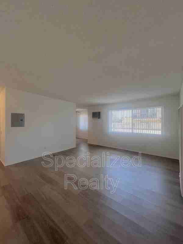 824 E Windsor Rd #8 - Photo 5 of 10