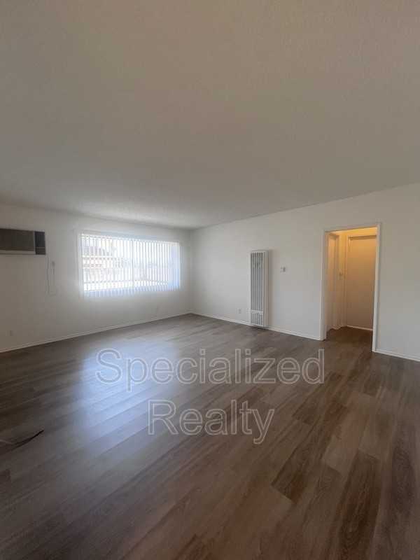 824 E Windsor Rd #8 - Photo 6 of 10