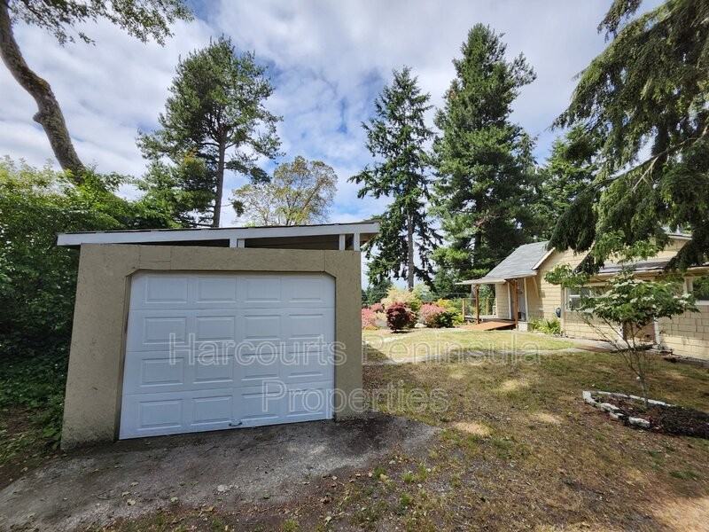 3913 Harbel Dr Ne - Photo 7 of 25