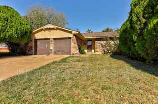 207 W Shadywood Dr - Photo 1 of 1