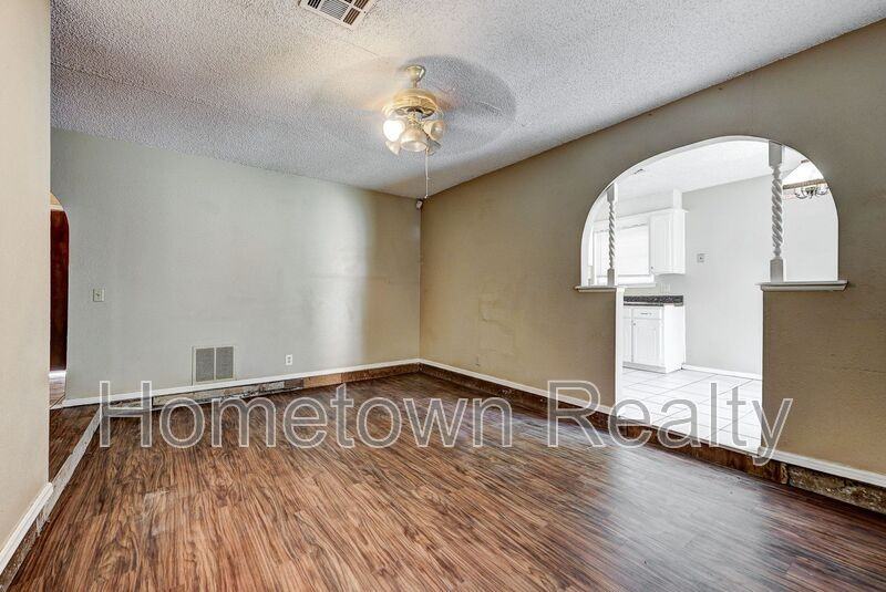 207 W Shadywood Dr - Photo 6 of 24