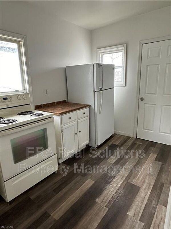 2707 Woodbridge Ave Uppr - Photo 2 of 12