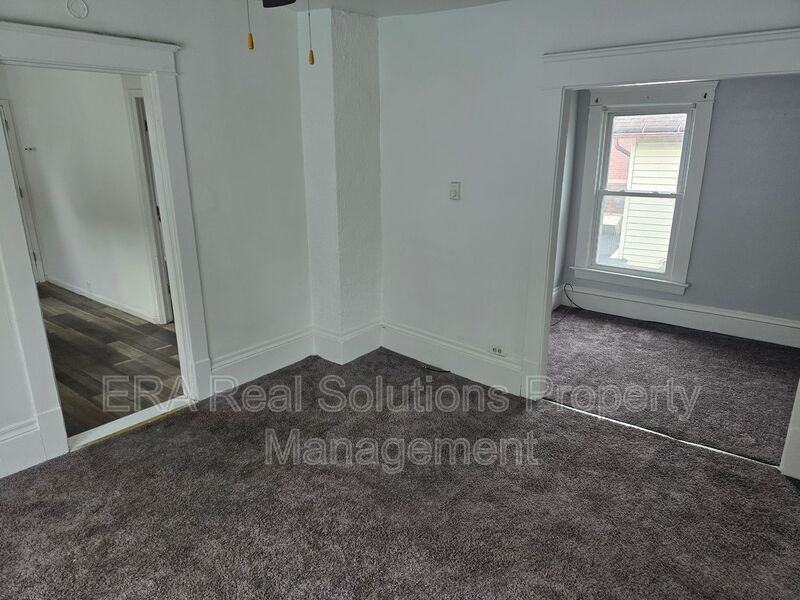 2707 Woodbridge Ave Uppr - Photo 4 of 12