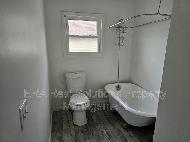2707 Woodbridge Ave Uppr - Photo 7 of 12