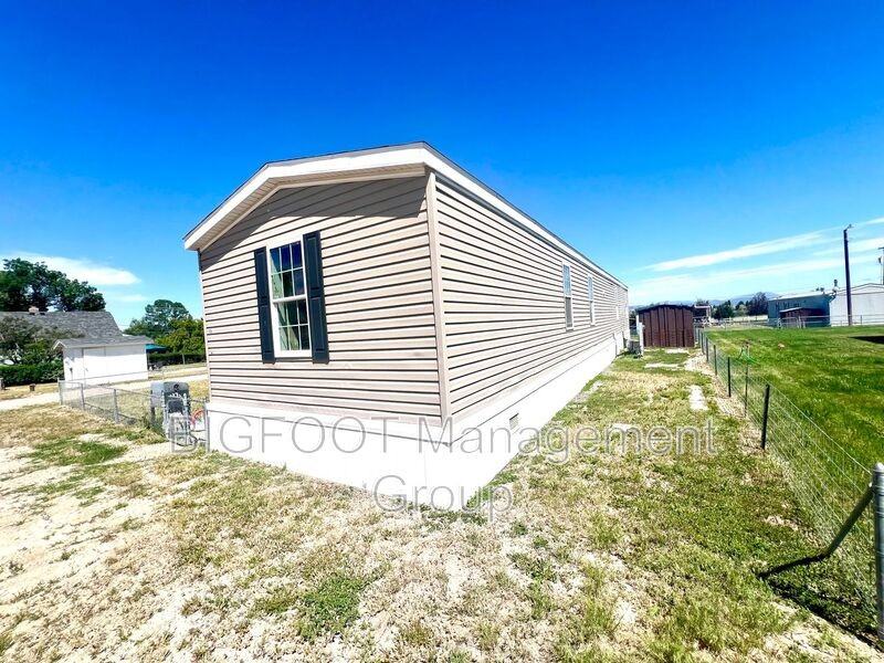 106 Reed Ave - Photo 3 of 3