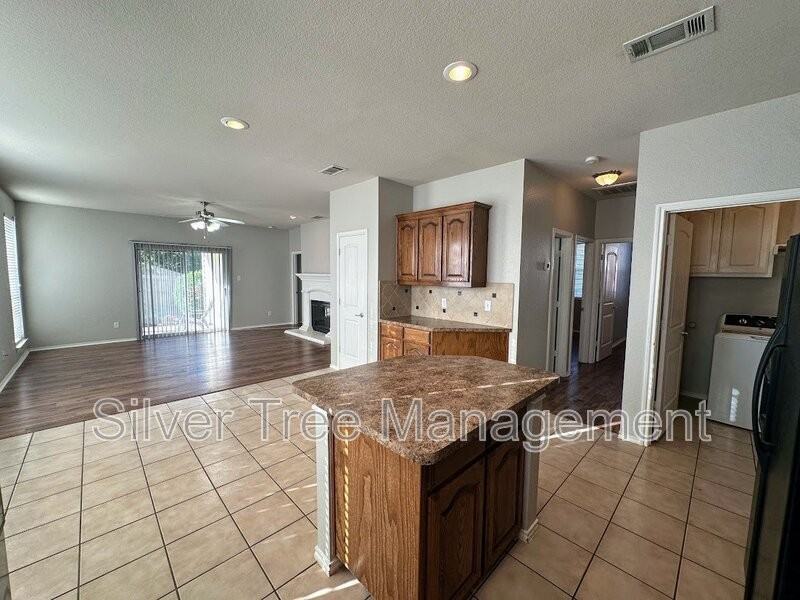 420 Donagon Ct - Photo 6 of 37