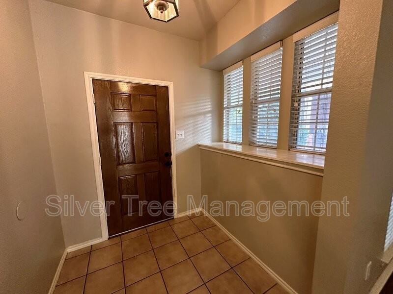 420 Donagon Ct - Photo 7 of 37