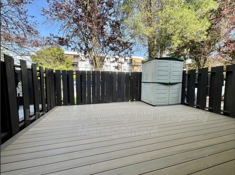 22174 122 Ave #1 - Photo 3 of 18