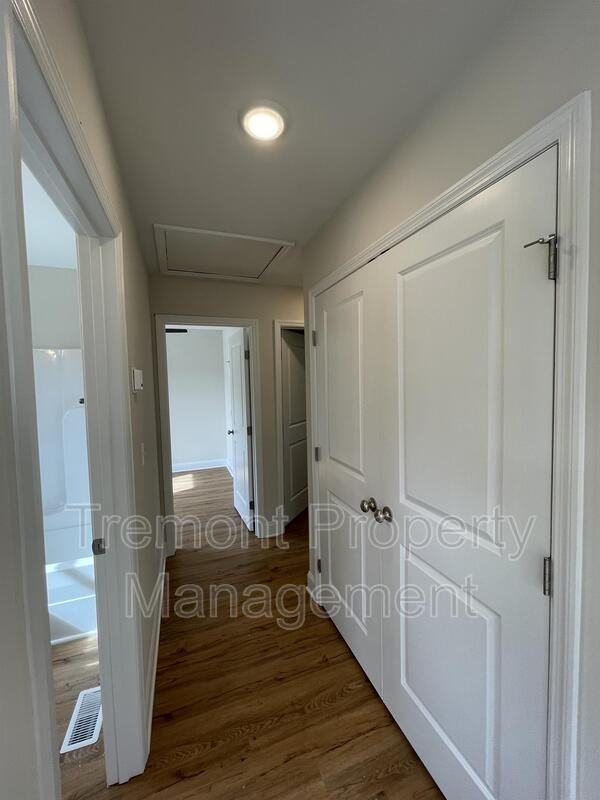 1703 S Lyerly St - Photo 5 of 9