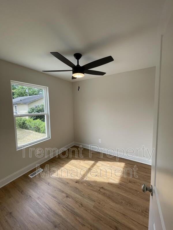 1703 S Lyerly St - Photo 7 of 9