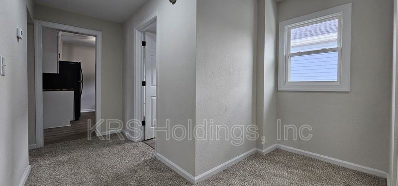 308 Saint James Ave #B - Photo 6 of 24