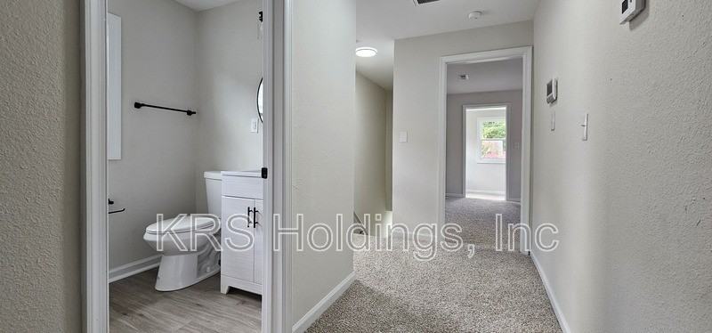 308 Saint James Ave #B - Photo 7 of 24