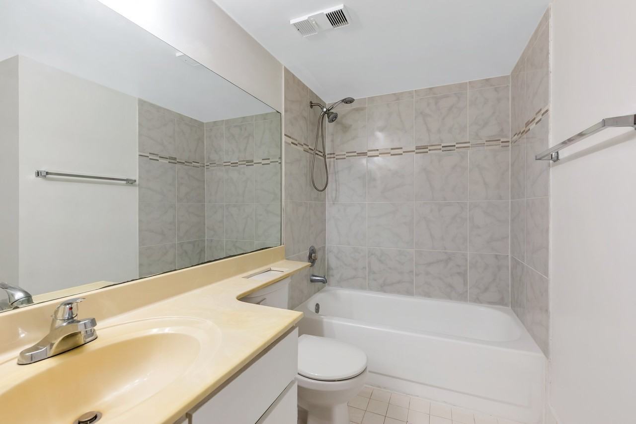 9933 Westview Dr #423 - Photo 6 of 16