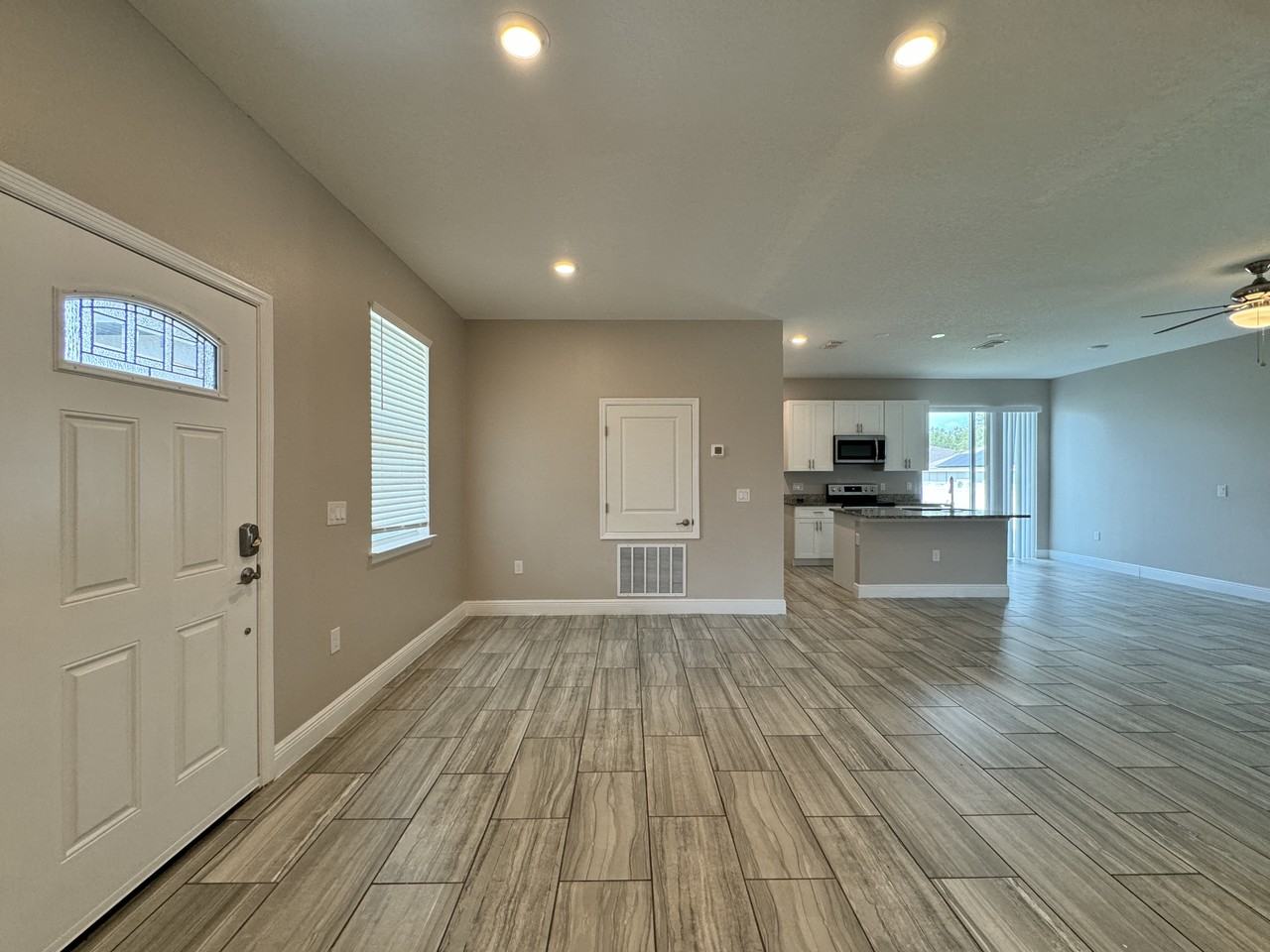 1957 Michigan Dr - Photo 2 of 14