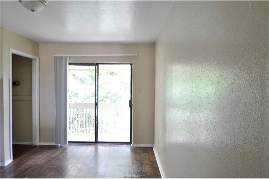 303 Manuel Dr - Photo 4 of 50