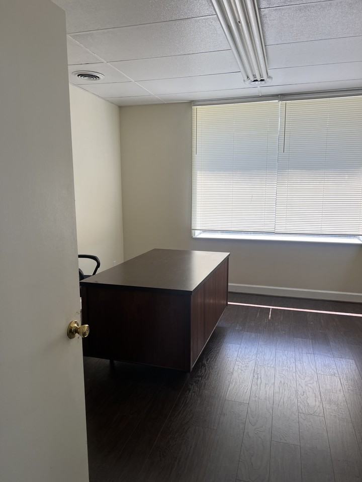 1015 Roanoke Avenue #A - Photo 3 of 3