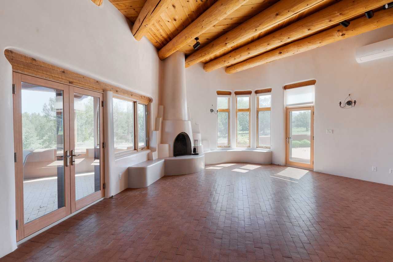 13 Hawthorne Cir - Photo 2 of 37