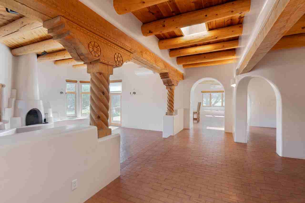 13 Hawthorne Cir - Photo 3 of 37