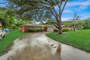 805 N Douglas Ave - Photo 1 of 1