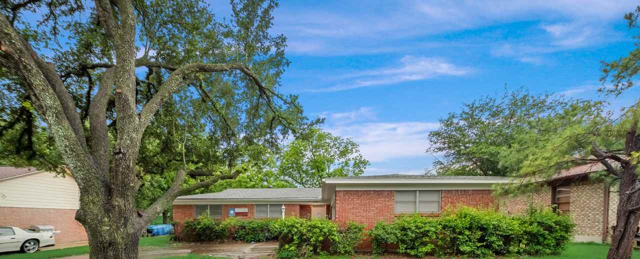 805 N Douglas Ave - Photo 3 of 17