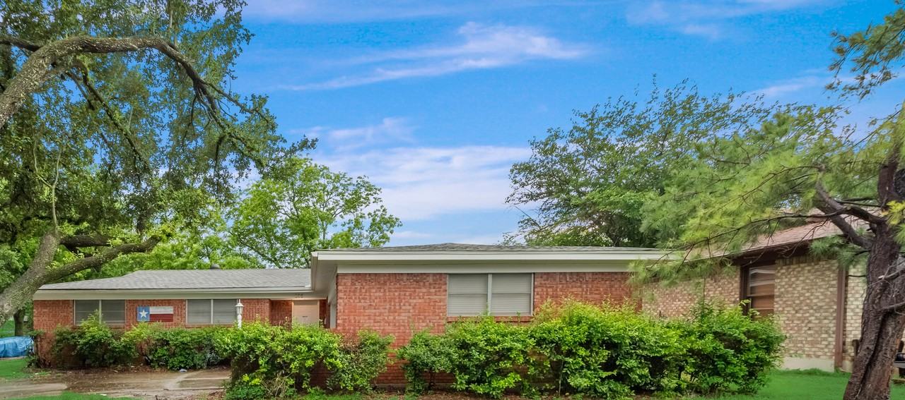 805 N Douglas Ave - Photo 4 of 17