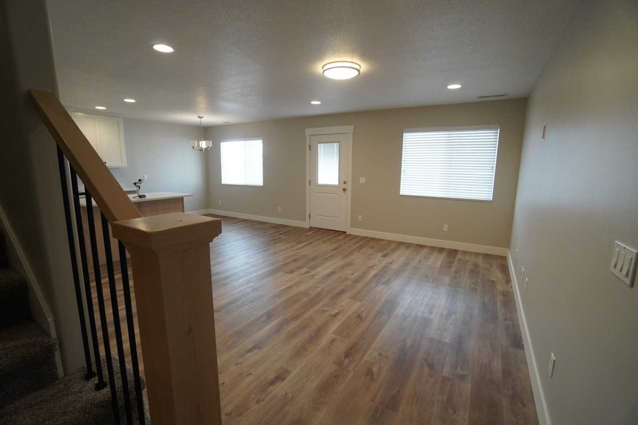 1798 Ws - Photo 3 of 36