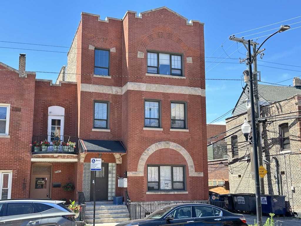 2345 W 24th Pl RA9, Chicago, IL 60608 2 Bedroom Apartment for 1,400