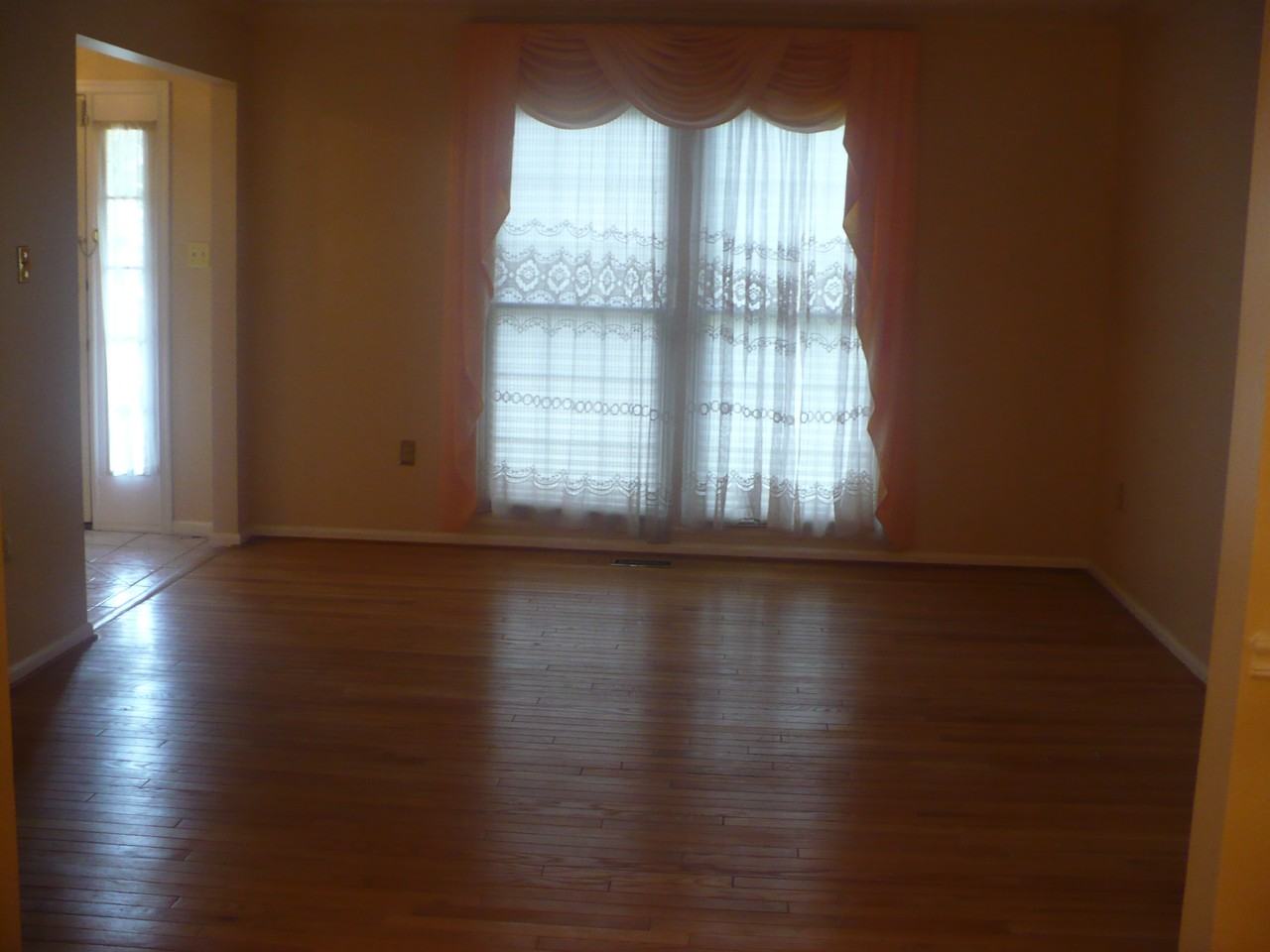 1410 Kingsgate St #NA - Photo 2 of 4