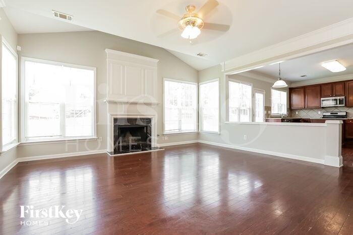 3057 Dawson Ln Sw - Photo 2 of 16