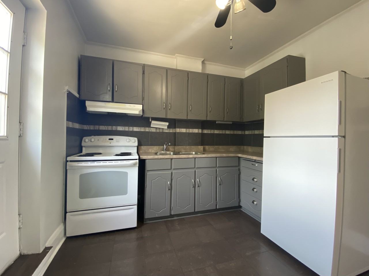 1531 Dufferin Street - Photo 3 of 10