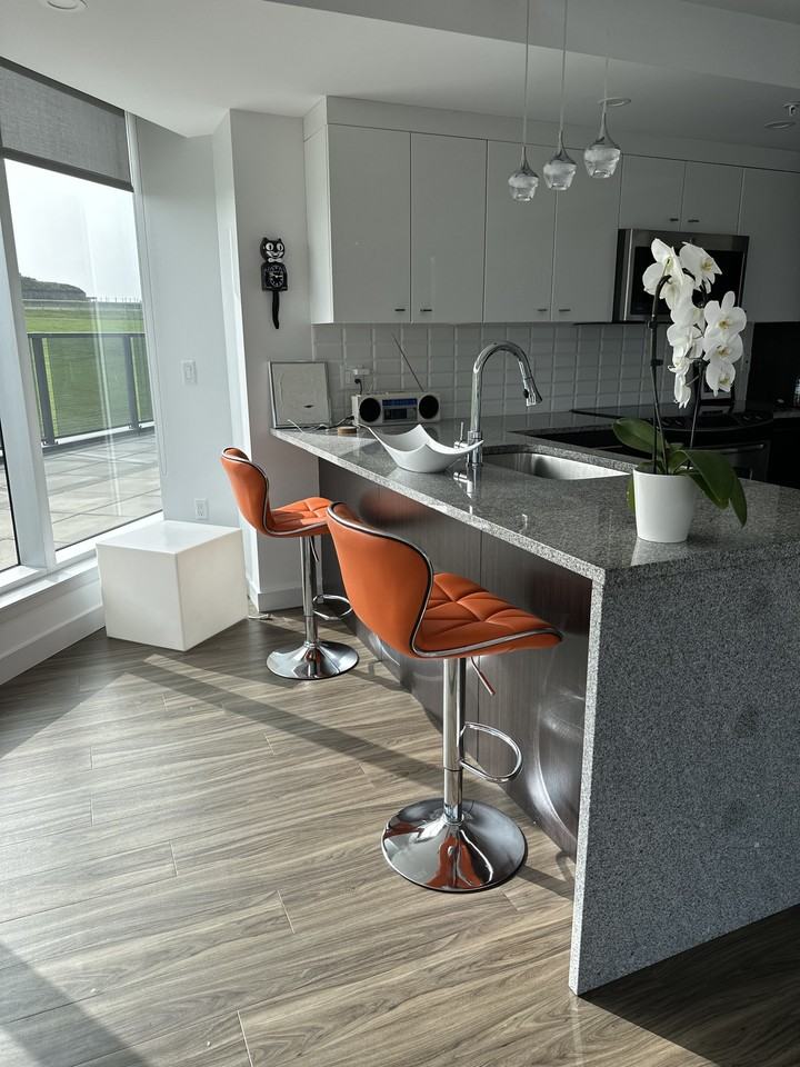 1901 Gottingen Street - Photo 3 of 11