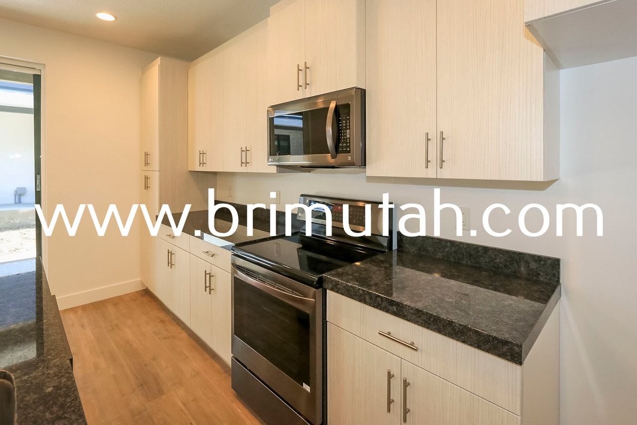9204 S Holiday Bowl Ct - Photo 2 of 23