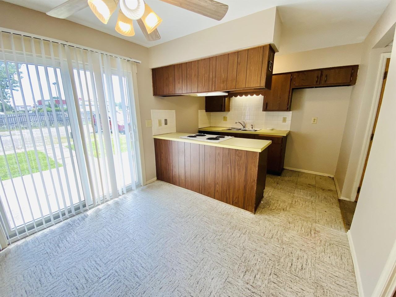 1359 Chippewa Dr #4 - Photo 3 of 18