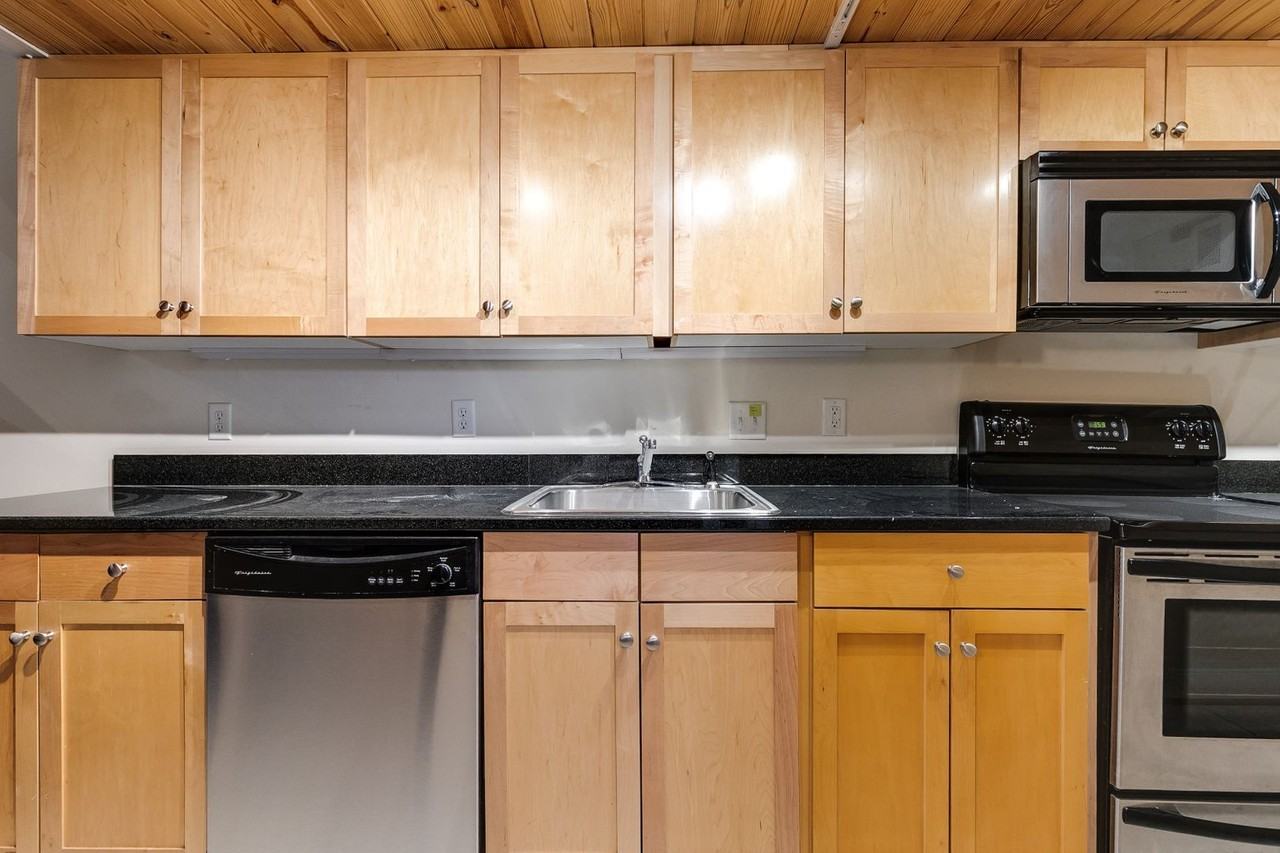 1321 E. Main St. - Photo 3 of 30