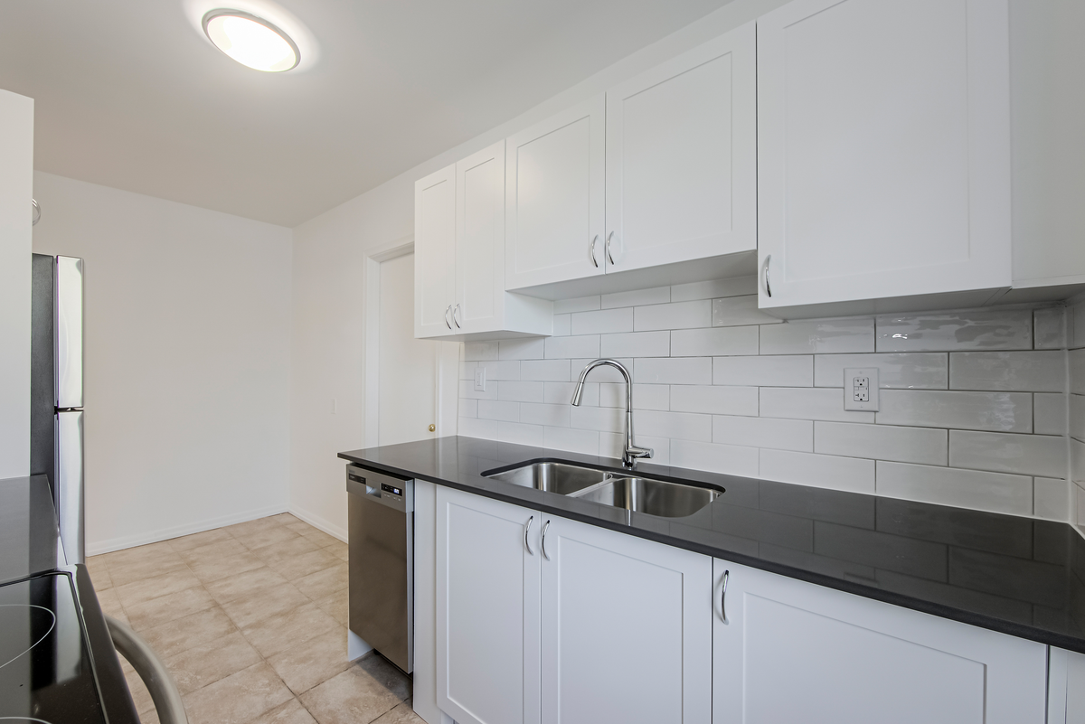 83-85 Silver Birch Avenue - Photo 3 of 15