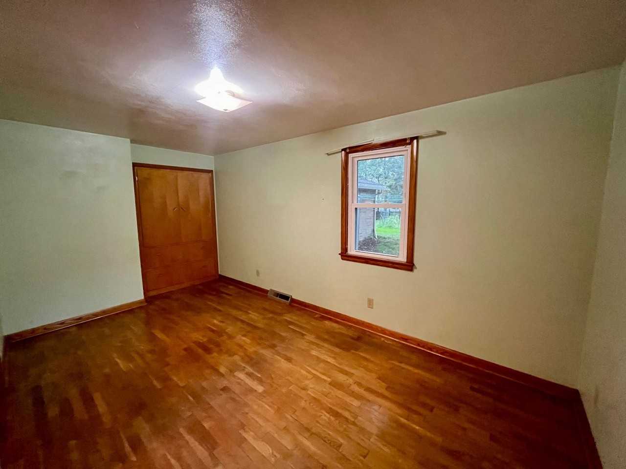 1108 Mcintosh St - Photo 6 of 18