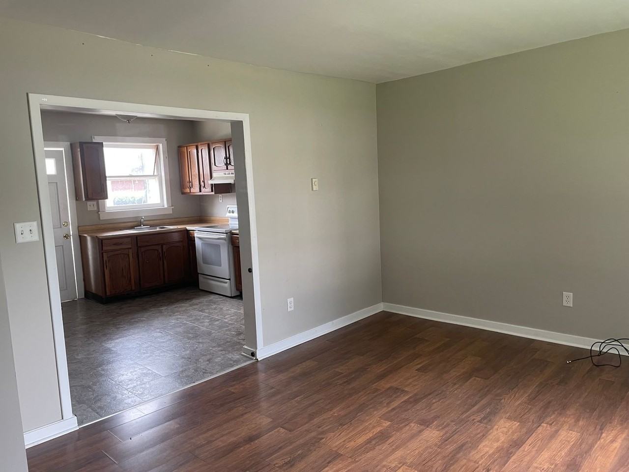 37 Water St - Photo 3 of 11