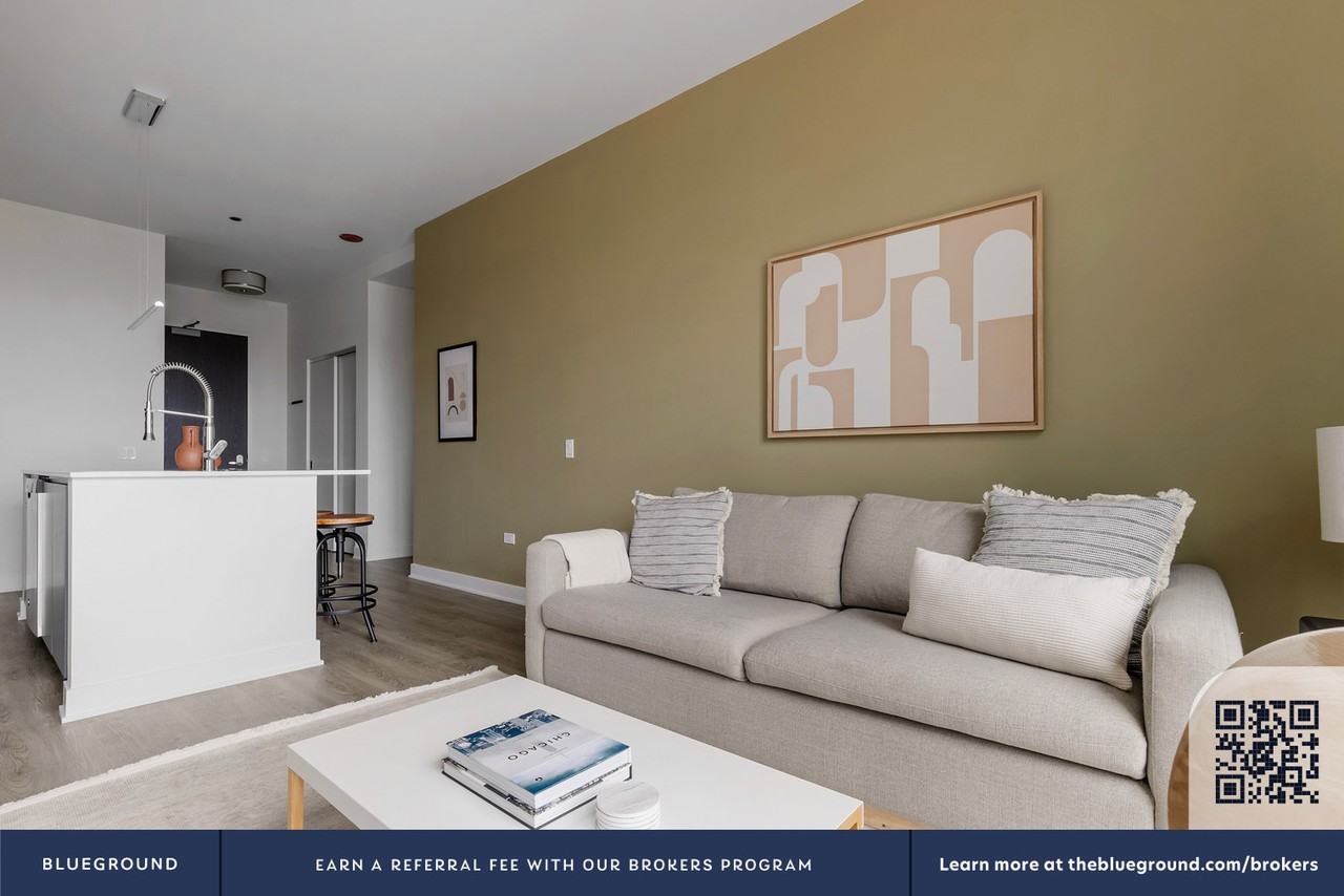 740 North Aberdeen Street - Photo 5 of 50