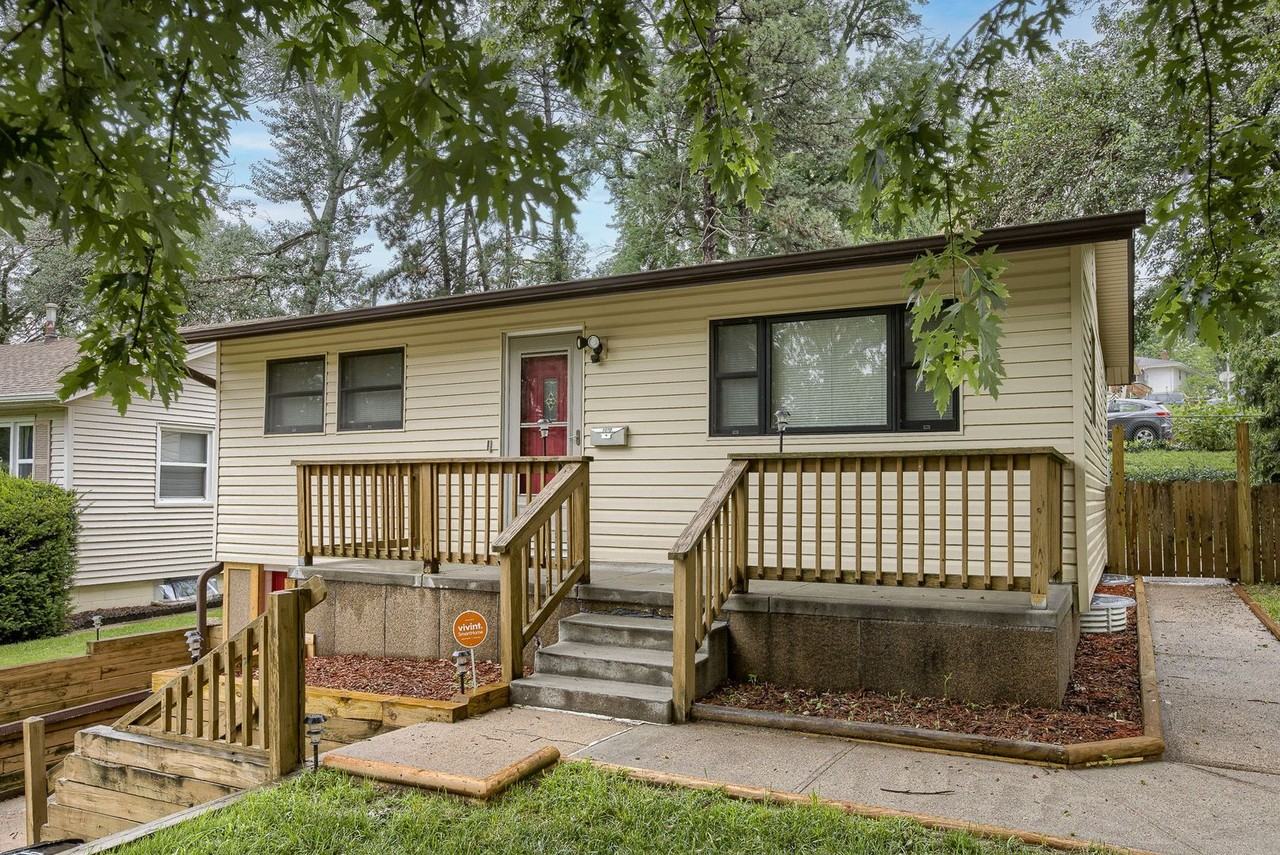 1230 Cole Creek Dr - Photo 2 of 25