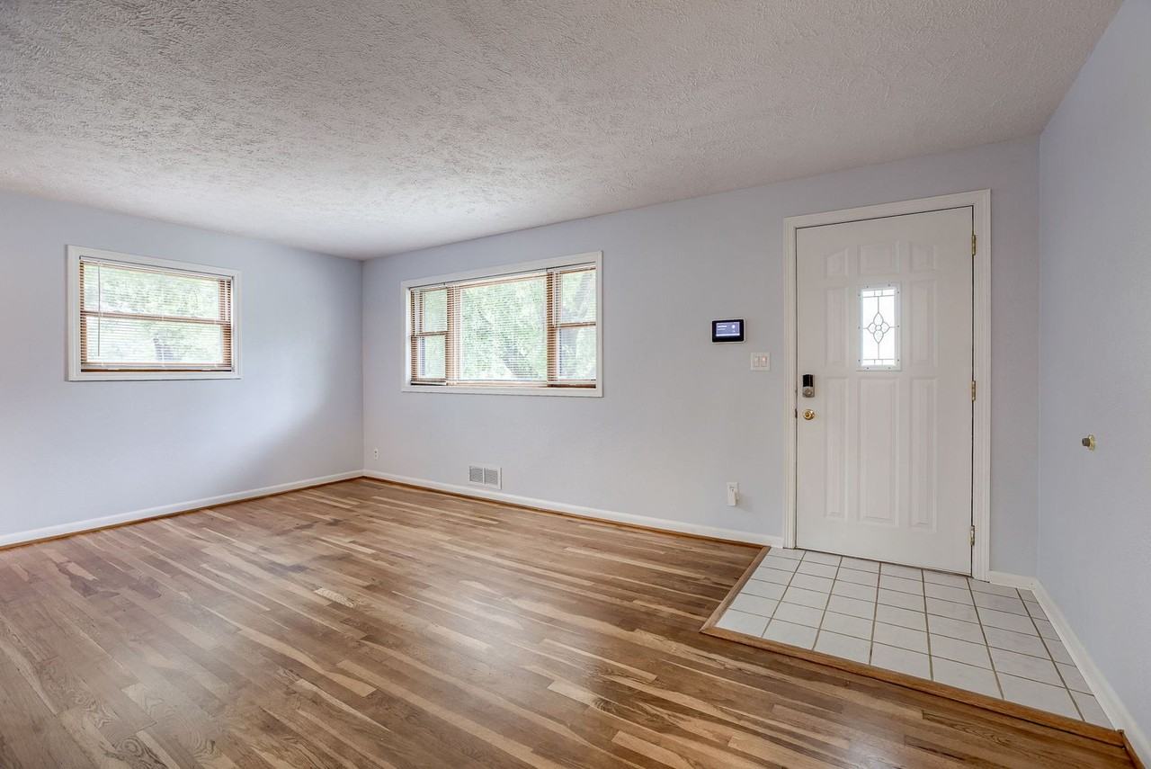 1230 Cole Creek Dr - Photo 3 of 25