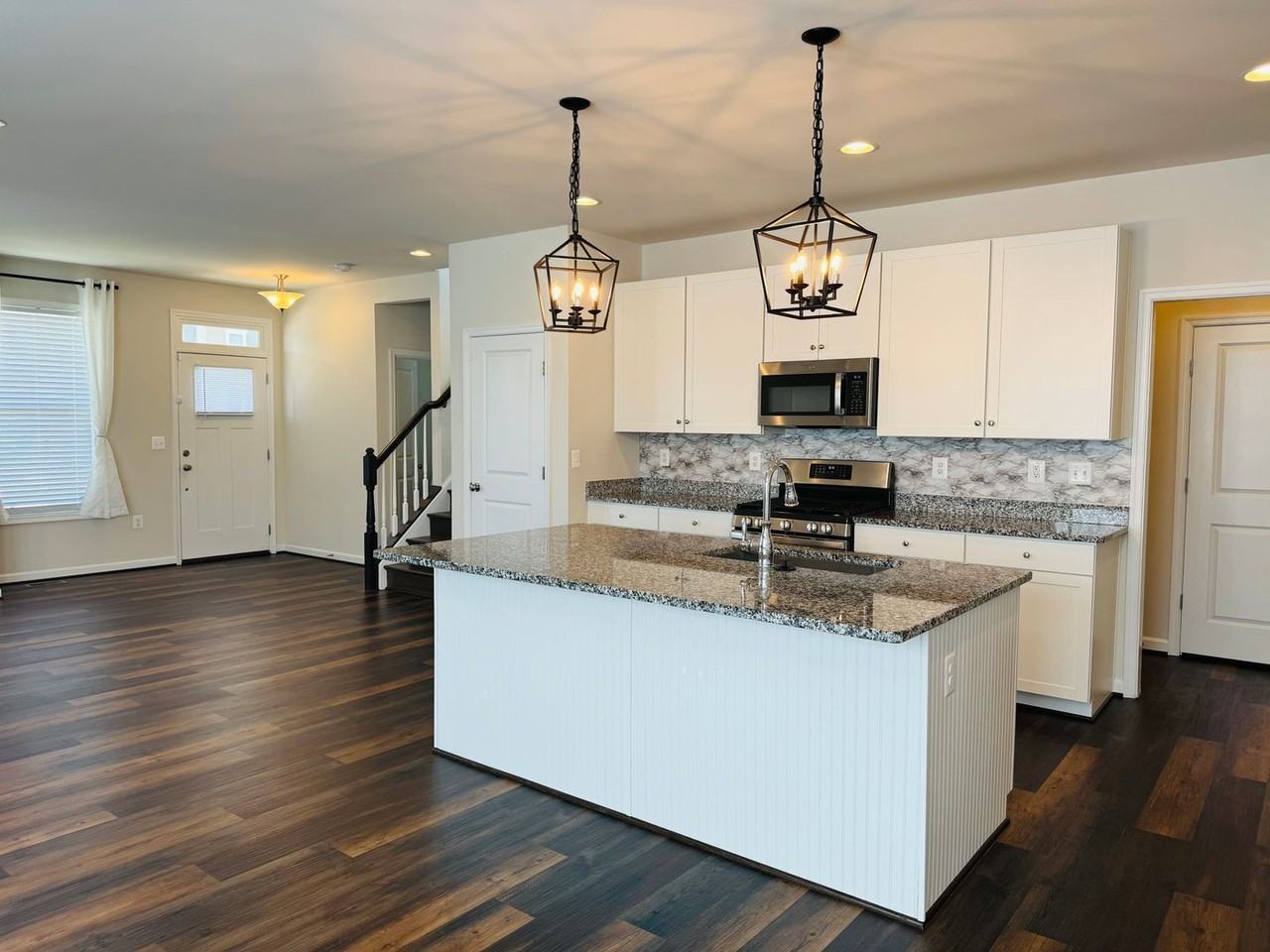 454 Coastal Ave - Photo 2 of 29