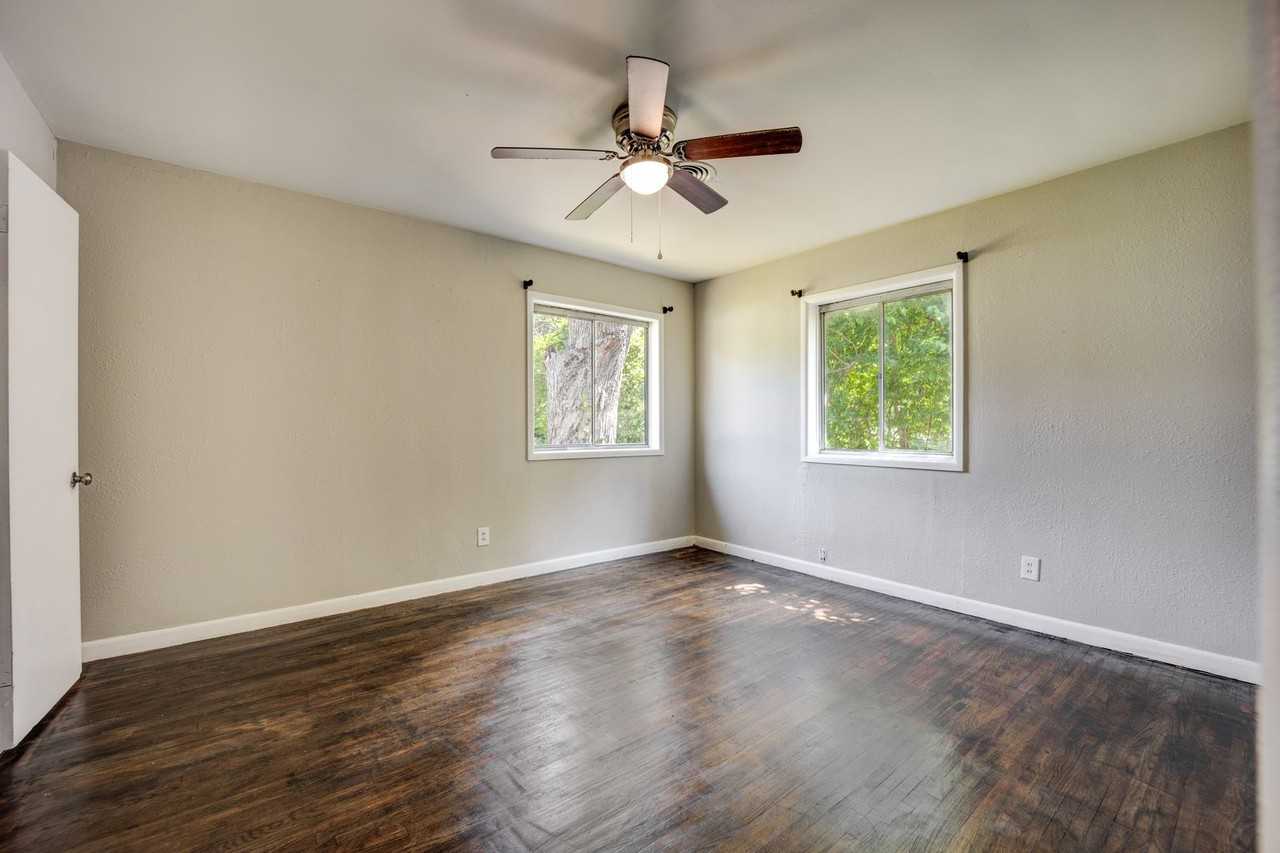 1702 Independence St - Photo 7 of 19