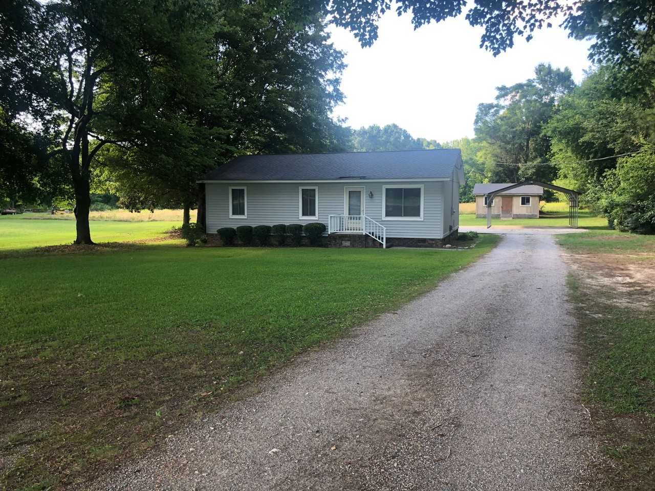 2812 Hunter Hill Rd - Photo 2 of 22