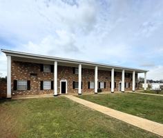 featured image of 206 Cloverleaf Dr #8