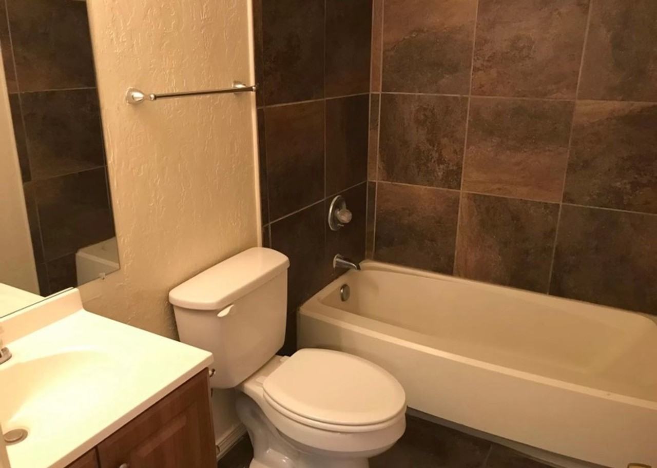 Darlene Rd SE-1765 - Photo 2 of 6