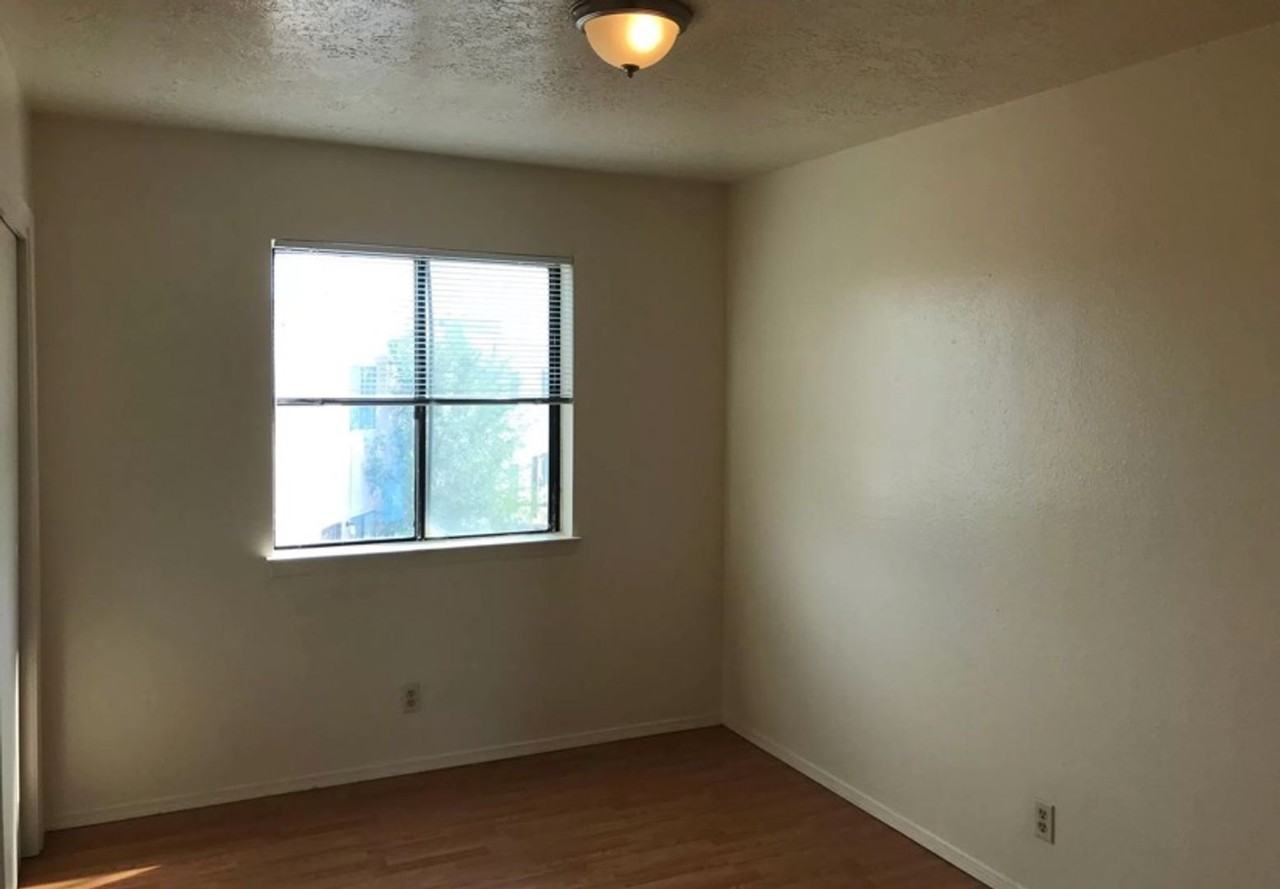 Darlene Rd SE-1765 - Photo 3 of 6