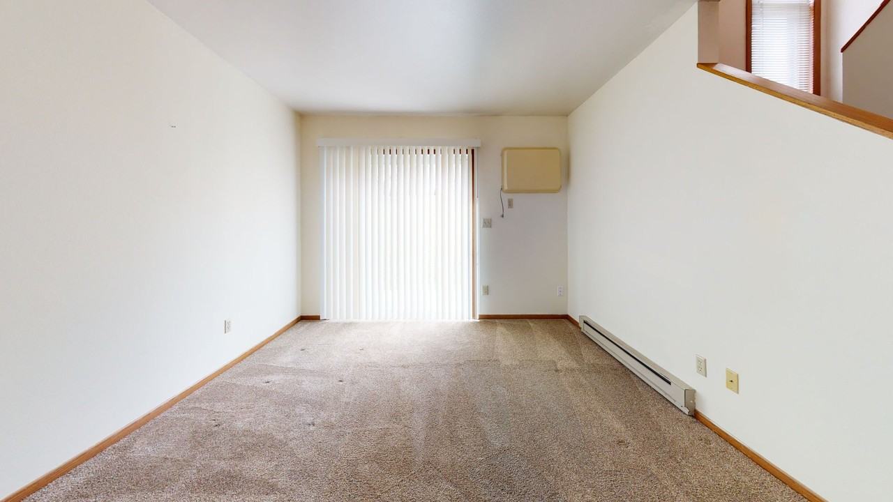 River Glen Apartments (036) - Photo 2 of 12