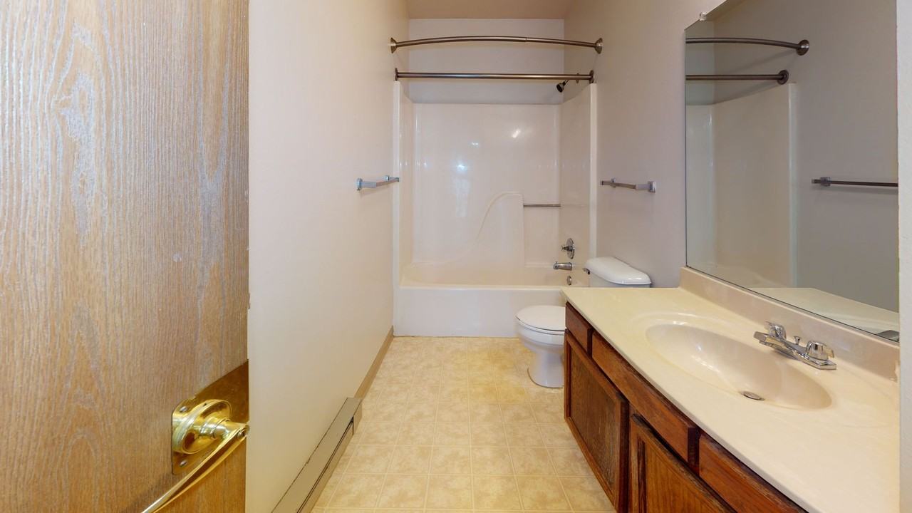 River Glen Apartments (036) - Photo 4 of 12